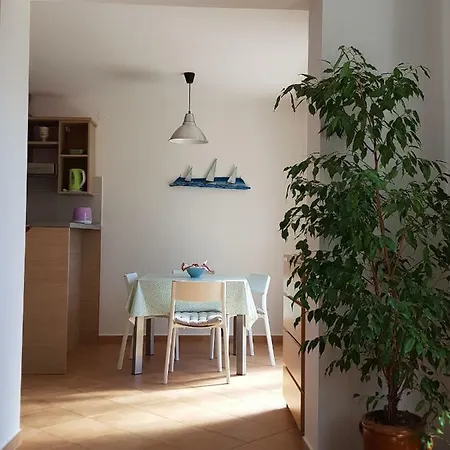 Sunny 150 M From The Sea Apartment